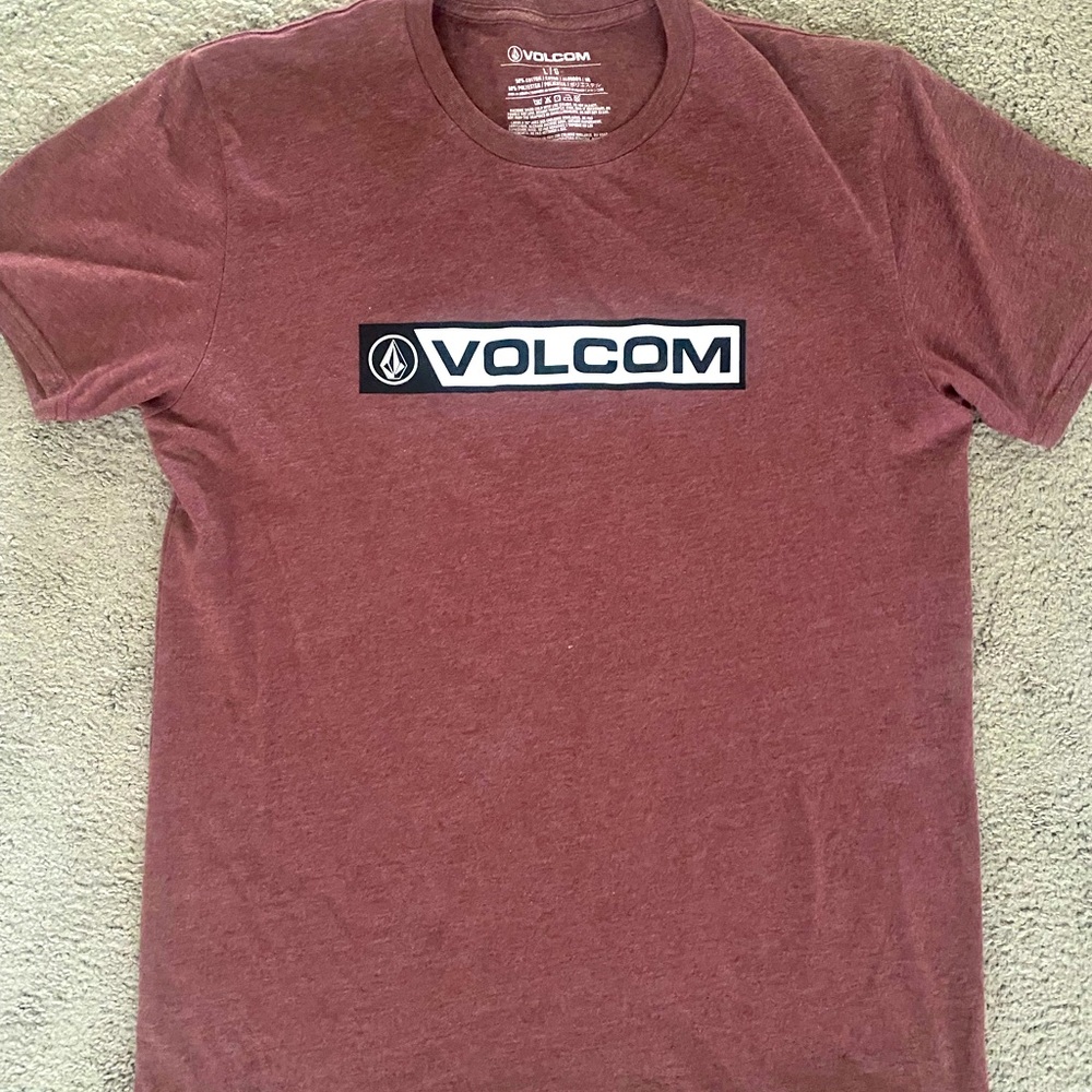 volcom tee
